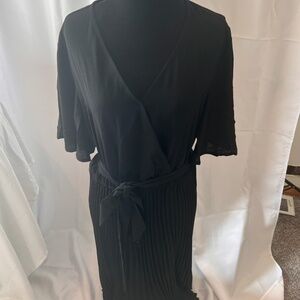 black vneck belted dress XL	bnwot